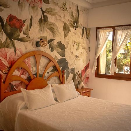Cosma House Hotell Hinojedo Eksteriør bilde