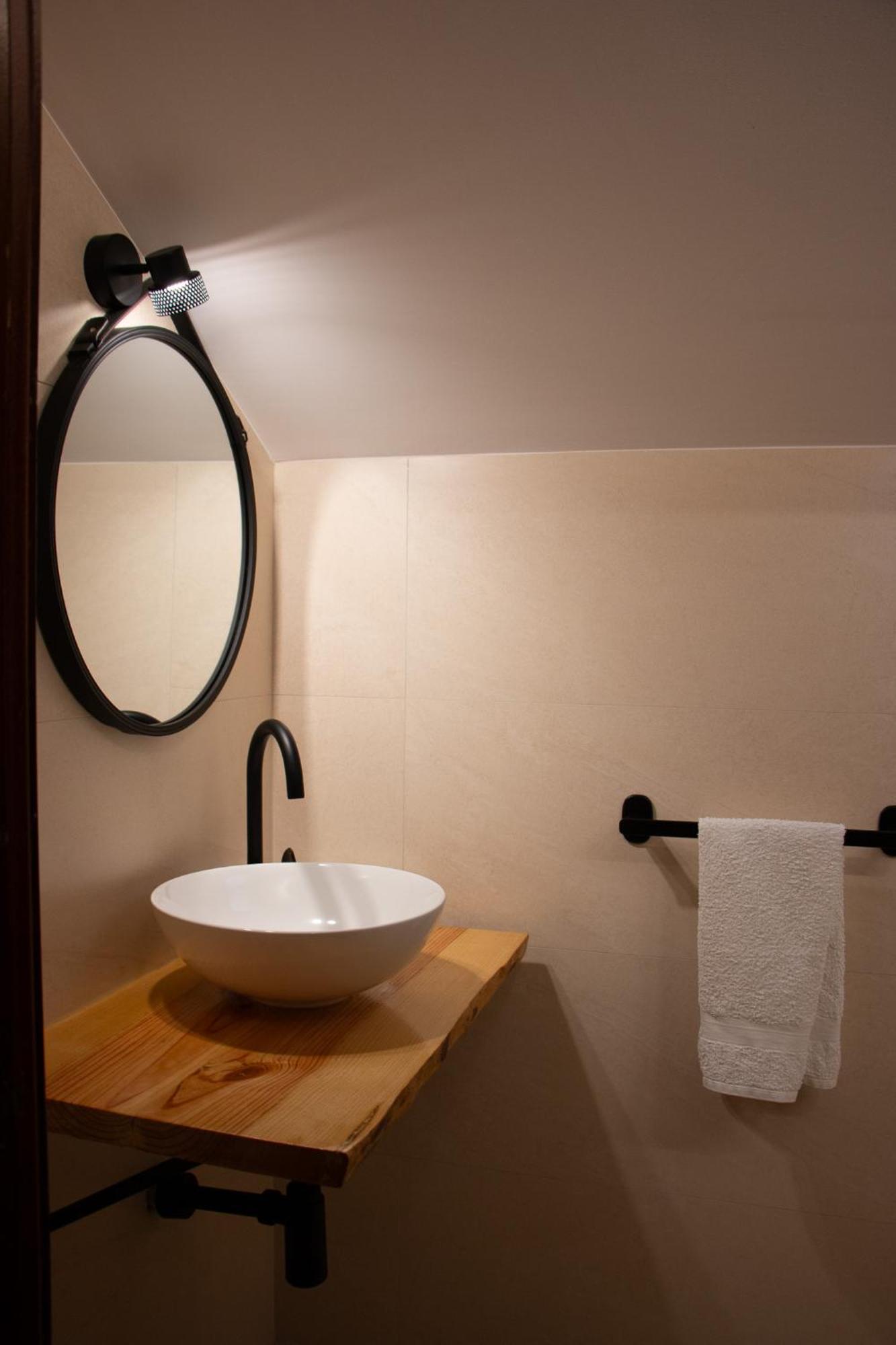 Cosma House Hotell Hinojedo Eksteriør bilde